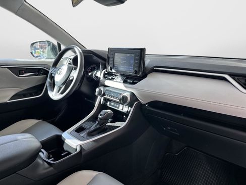 Used 2022 Toyota RAV4 XLE Premium image 34