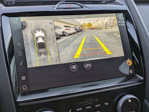 Used 2024 Jaguar E-PACE R-Dynamic SE image 13