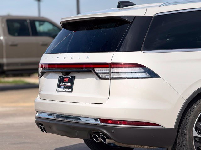Used 2025 Lincoln Aviator Reserve w/ Equipment Group 201A AWD/4WD image 13