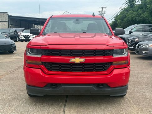 Used 2018 Chevrolet Silverado 1500 Custom w/ Custom Convenience Package RWD image 2