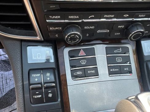 Used 2016 Porsche Panamera 4 AWD/4WD image 57
