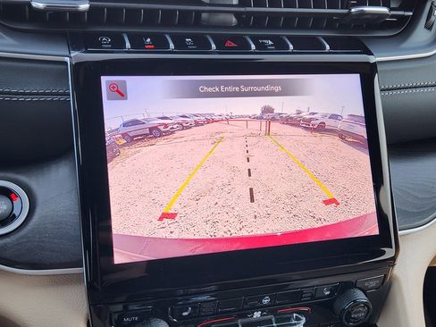 New 2025 Jeep Grand Cherokee L Limited image 12