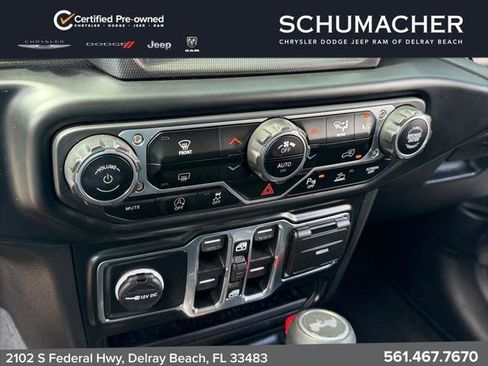 Certified 2022 Jeep Wrangler Unlimited Sahara w/ LED Lighting Group AWD/4WD image 18
