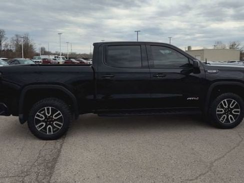 Used 2024 GMC Sierra 1500 AT4 w/ Technology Package image 12