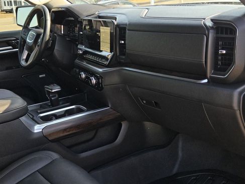 Used 2023 GMC Sierra 1500 SLT AWD/4WD image 9