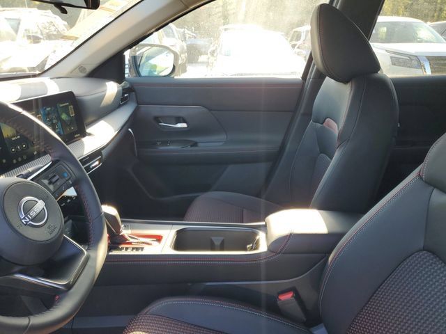 New 2026 Nissan Kicks SR w/ Cold Weather Package AWD/4WD image 8