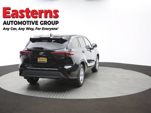 Used 2021 Toyota Highlander L AWD/4WD image 42