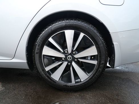 Used 2021 Nissan Altima 2.5 SV w/ SV Premium Package FWD image 32