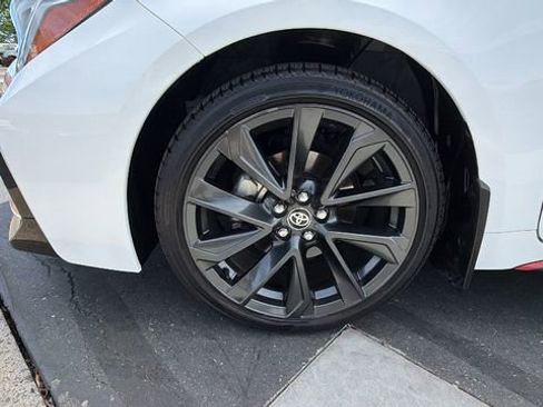 Used 2023 Toyota Corolla SE w/ SE Package image 10