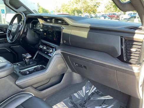 Used 2022 GMC Sierra 1500 AT4X image 18