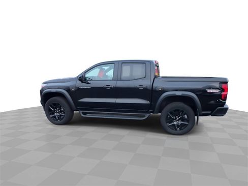 Used 2023 Chevrolet Colorado Trail Boss w/ Technology Package image 6