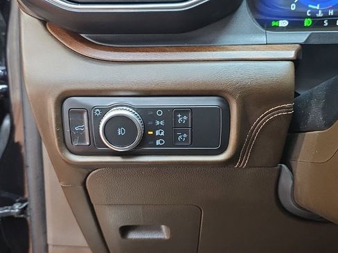 Used 2022 Ford Explorer King Ranch w/ Premium Technology Package image 28