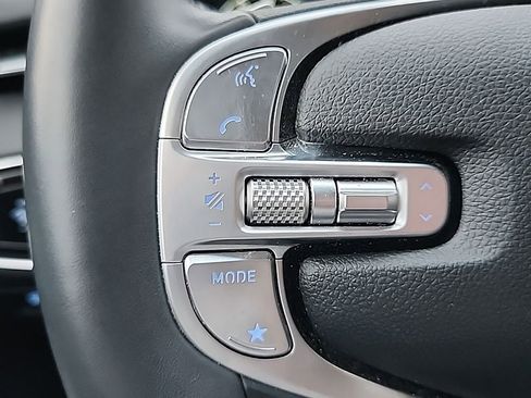 Used 2025 Genesis GV70 2.5T image 10