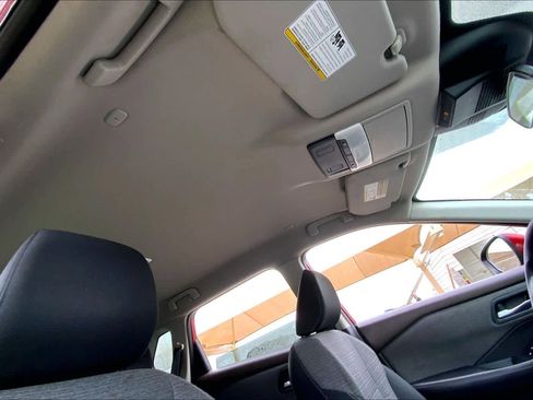 Used 2023 Nissan Rogue SV image 14