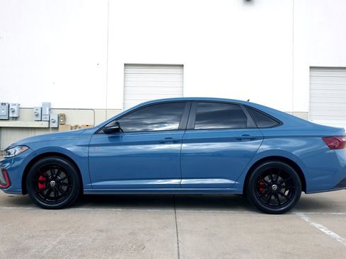 Used 2025 Volkswagen Jetta GLI Autobahn FWD image 13