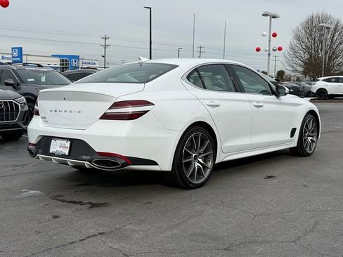 Used 2025 Genesis G70 2.5T image 3