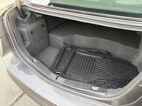 Used 2018 Ford Fusion Titanium image 32