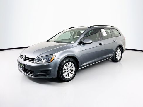 Used 2017 Volkswagen Golf S image 3