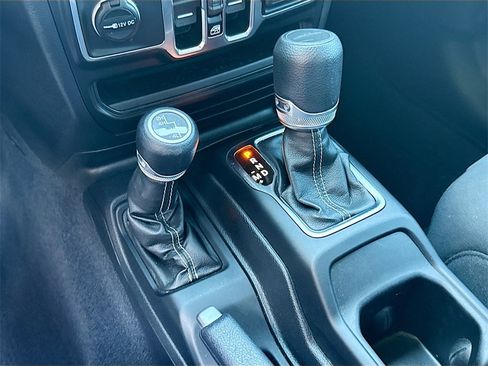 Used 2021 Jeep Gladiator Overland w/ Safety Group image 17