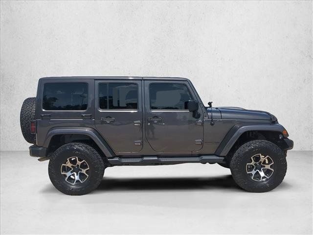 Used 2018 Jeep Wrangler Unlimited Sahara AWD/4WD image 4