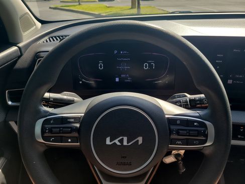 Used 2023 Kia Sportage LX FWD image 26