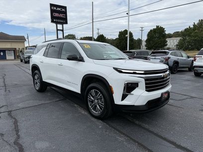 Used 2024 Chevrolet Traverse LT
