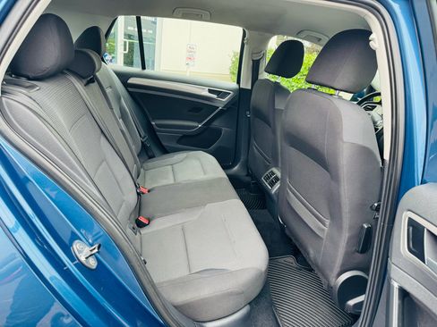 Used 2016 Volkswagen Golf S image 46