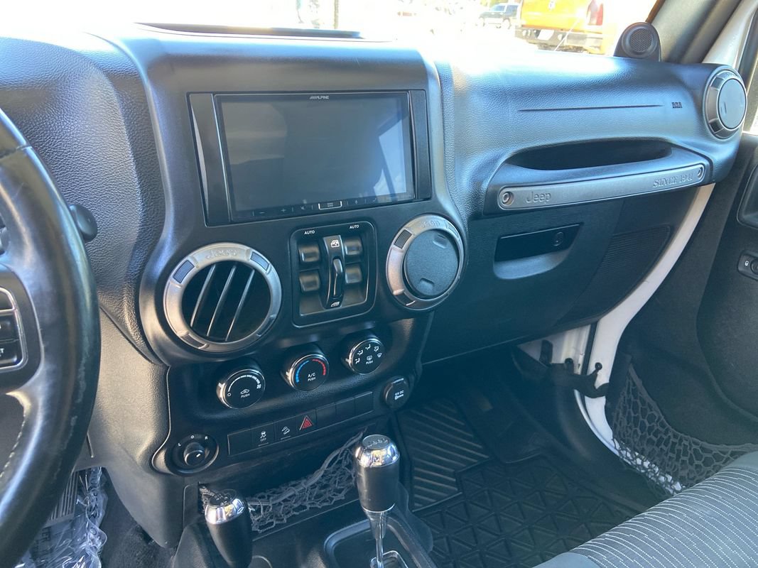Used 2012 Jeep Wrangler Unlimited Sport AWD/4WD image 15