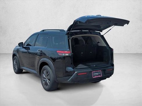 Used 2022 Nissan Pathfinder SV FWD image 8