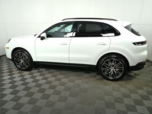 New 2026 Porsche Cayenne AWD/4WD image 2