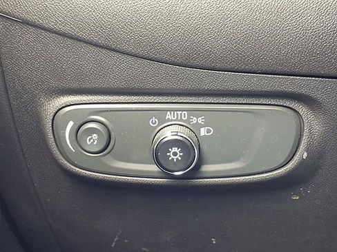 Used 2024 Chevrolet Equinox LT w/ LPO, Floor Liner Package image 18