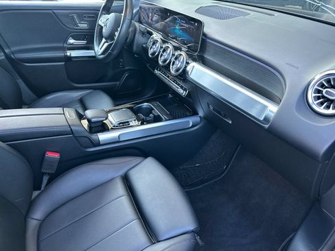 Used 2020 Mercedes-Benz GLB 250 image 17