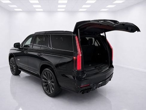 Used 2026 Cadillac Escalade V AWD/4WD image 19