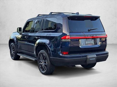 Used 2025 Lexus GX 550 w/ Accessory Package (Z1) AWD/4WD image 8