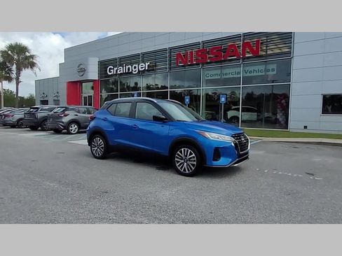 Used 2023 Nissan Kicks SV image 38