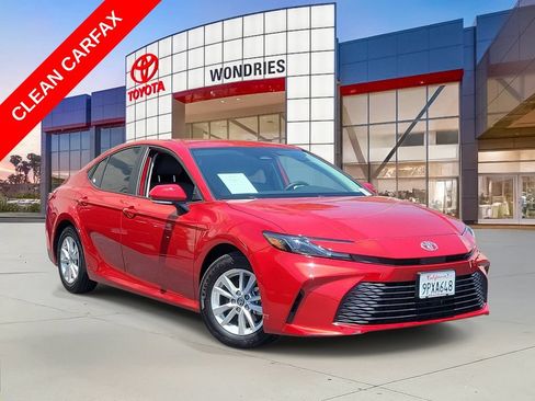 Used 2025 Toyota Camry LE FWD image 1