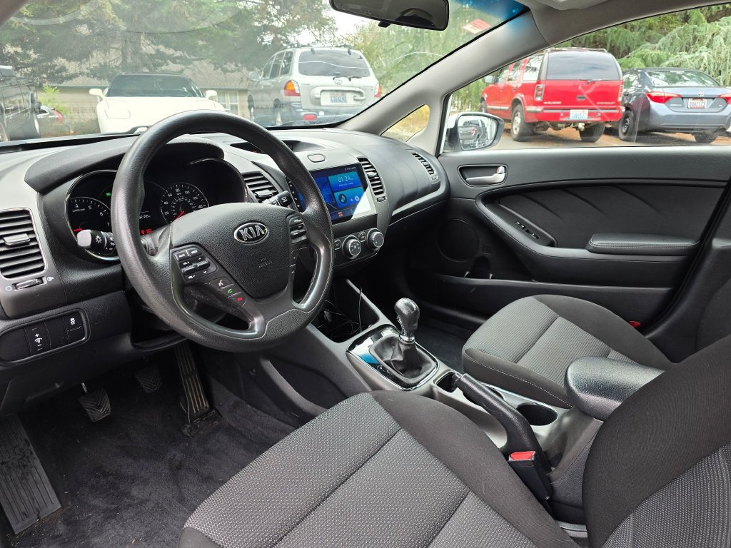 Used 2017 Kia Forte LX FWD image 11