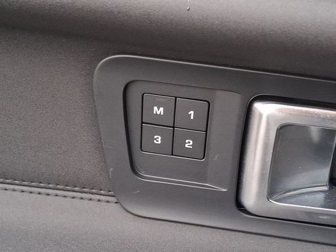 Used 2018 Land Rover Discovery Sport HSE image 23