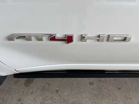 Used 2024 GMC Sierra 2500 AT4 w/ AT4 Premium Plus Package AWD/4WD image 34