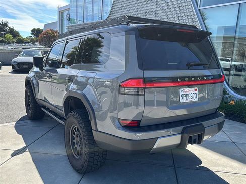 Used 2024 Lexus GX 550 image 8