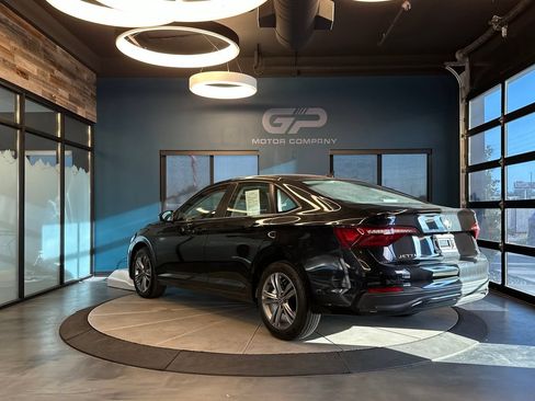 Used 2024 Volkswagen Jetta SE FWD image 5
