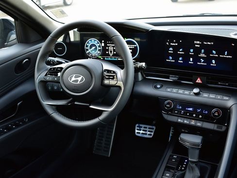 New 2025 Hyundai Elantra SEL image 26