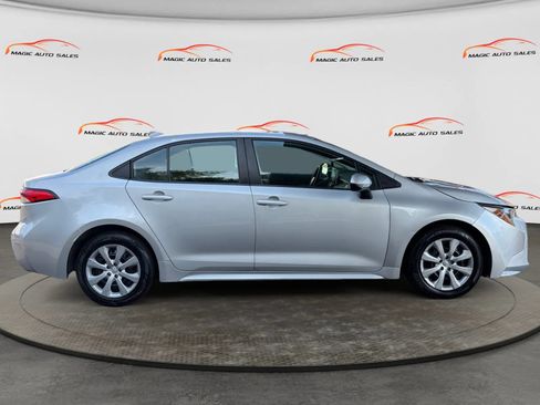 Used 2020 Toyota Corolla LE FWD image 6