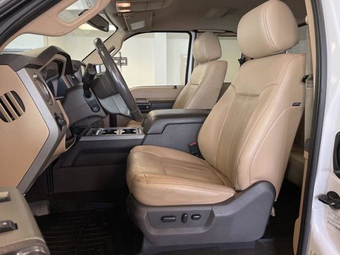 Used 2016 Ford F250 Lariat w/ Chrome Package image 17