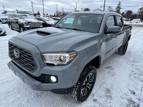 Used 2021 Toyota Tacoma TRD Sport image 7