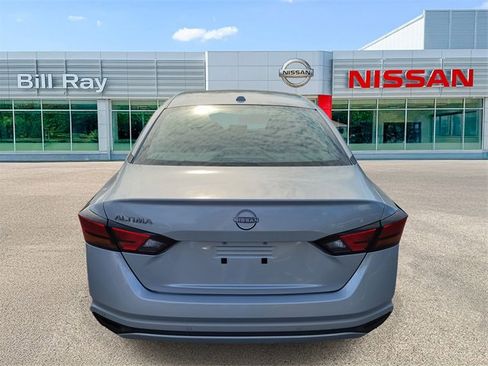 New 2025 Nissan Altima 2.5 SV image 4