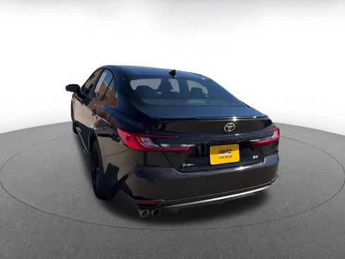 Used 2025 Toyota Camry SE FWD image 11