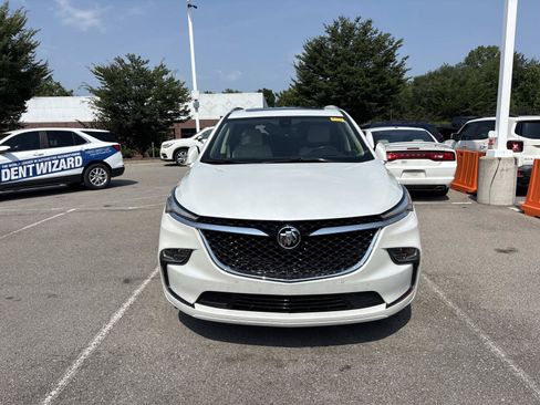 Used 2022 Buick Enclave Avenir w/ Avenir Technology Package AWD/4WD image 2