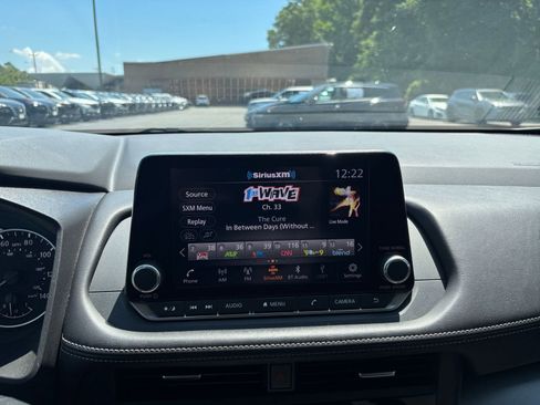 Used 2025 Nissan Rogue SV AWD/4WD image 20
