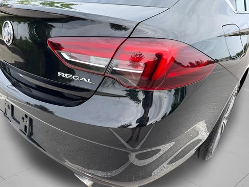 Used 2018 Buick Regal Essence FWD image 29